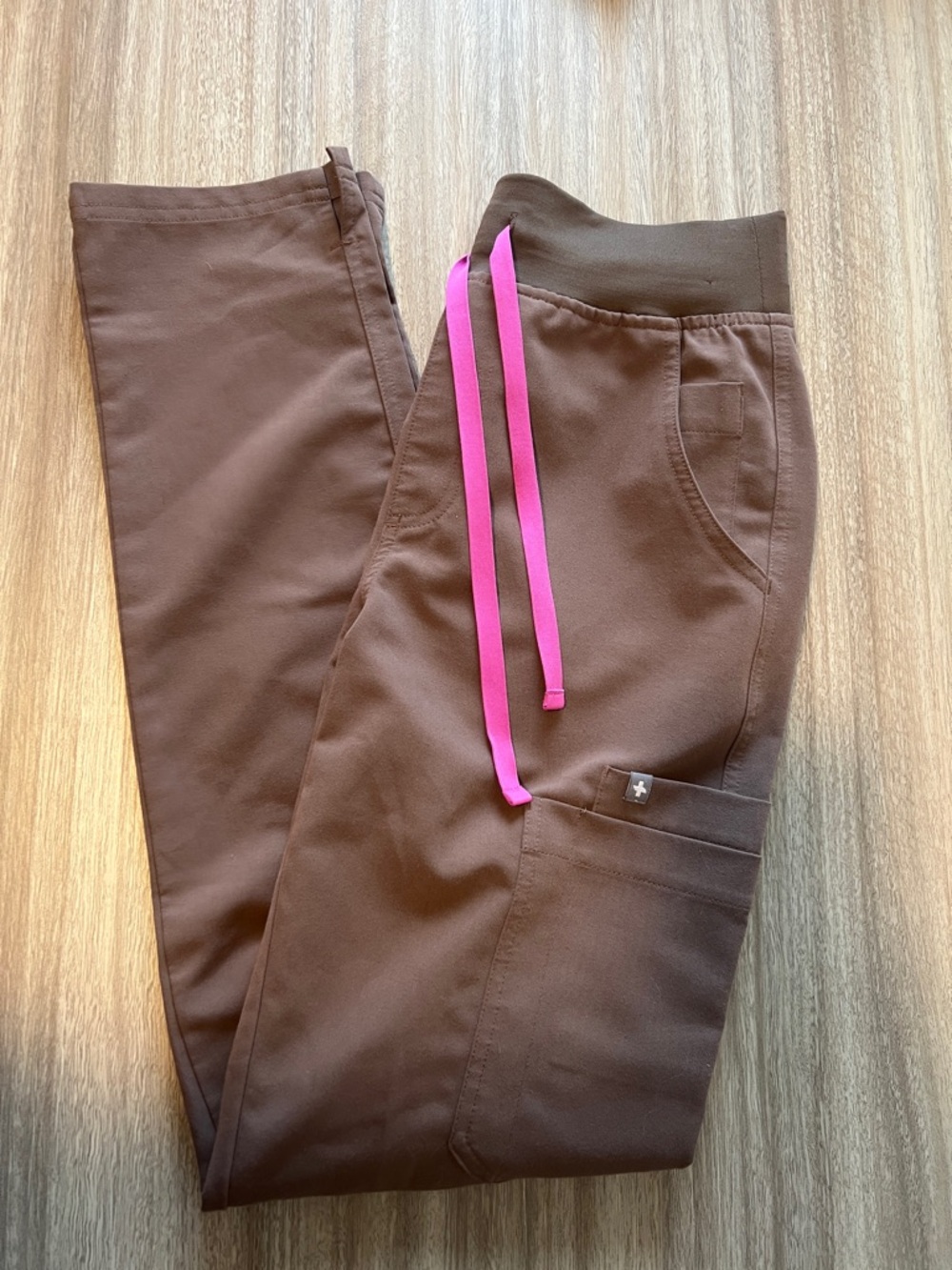 Figs Yola 2.0 Skinny Scrub Pants in RARE Smokey Taupe. Size XS Tall. EUC.